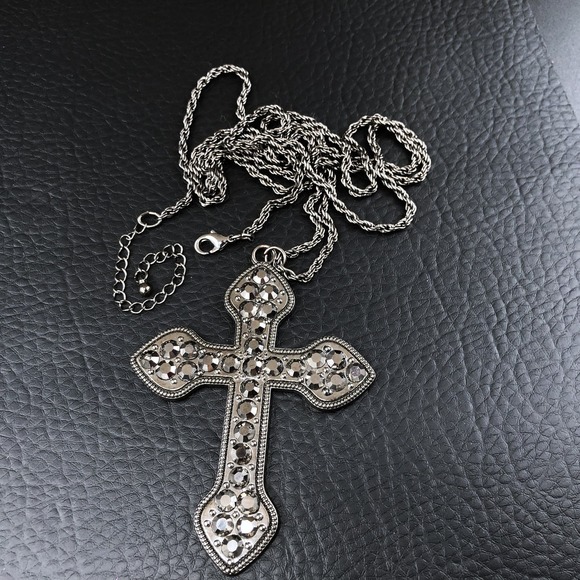 Glam Goth Gunmetal Textured Cross Pendant Necklace 35" Faceted Dark Silver Tone - Picture 3 of 8